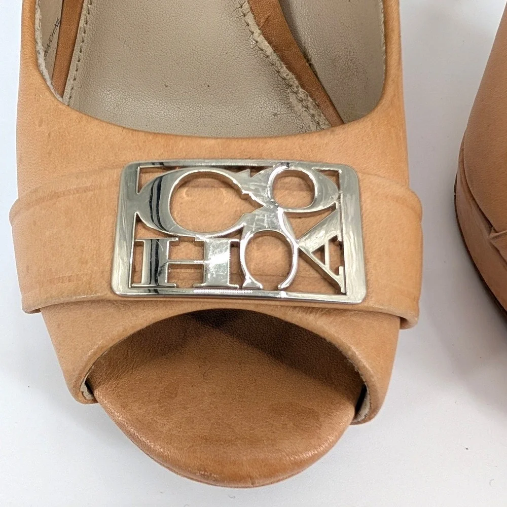 Coach‎ Aliya Tan Leather Peep Toe Platform Pumps Logo Buckle Size 7.5B Millenial
